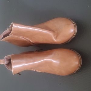 Tan double sided zippers booties